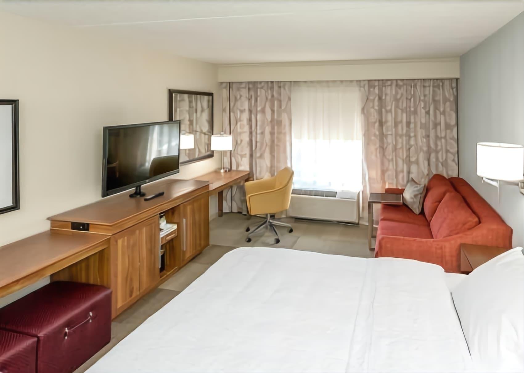 Hampton Inn & Suites Oakwood Village-Cleveland Exterior photo